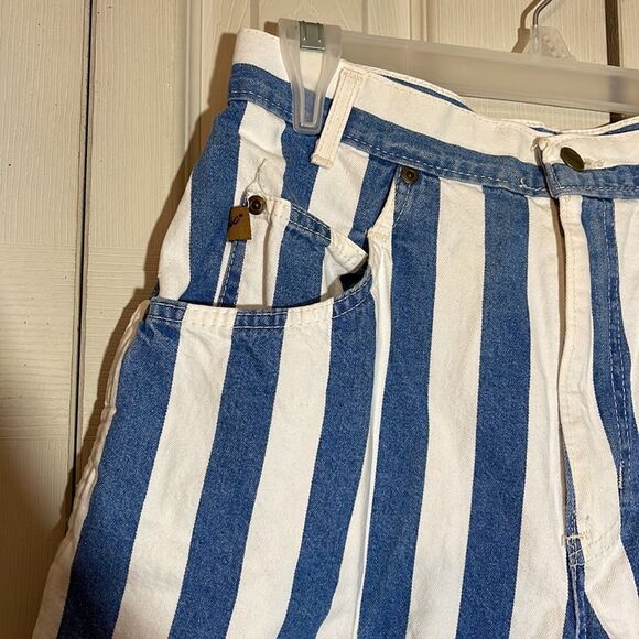 Vintage Chic Blue and White Striped Denim High Rise Shorts 1980s Waist 29 Inches - Picture 3 of 16